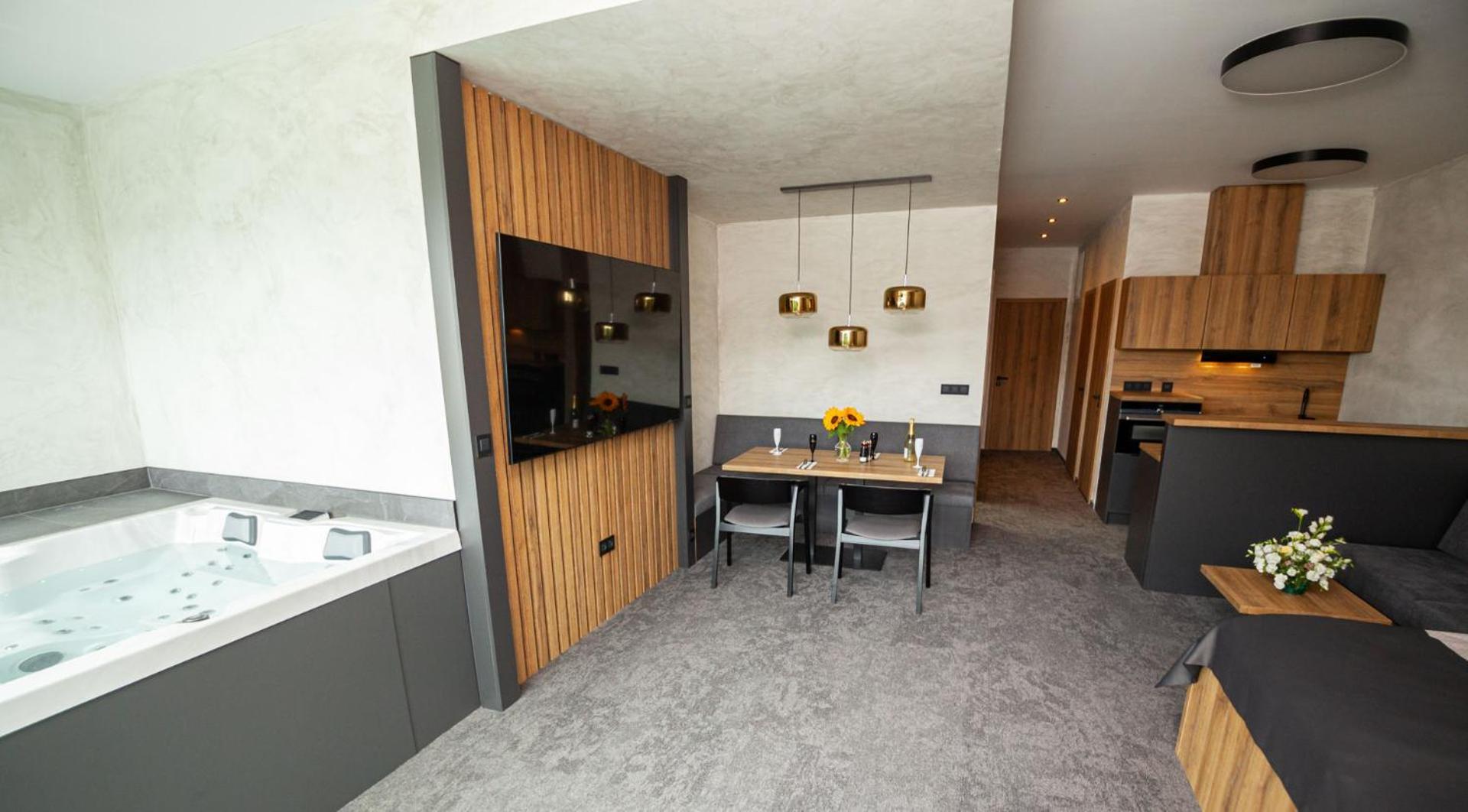 Hotel Kras Jedovnice Dış mekan fotoğraf