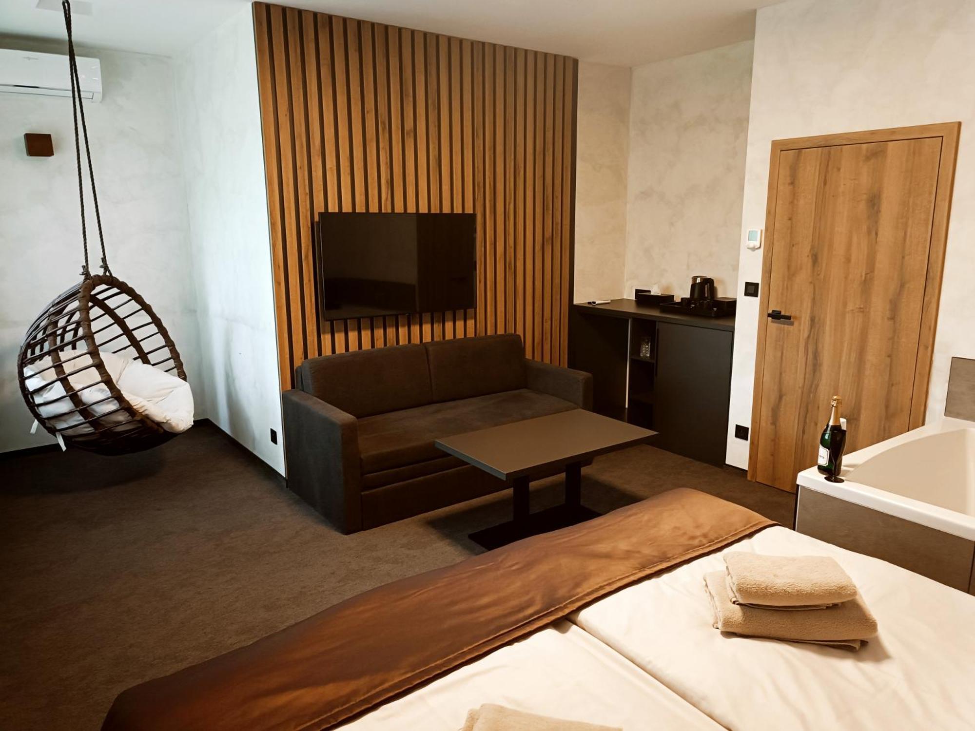 Hotel Kras Jedovnice Dış mekan fotoğraf